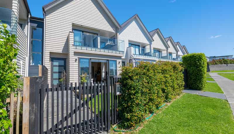 14 Arran Point Parade, Orewa