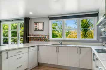 5A Peter Place, Mangakakahi