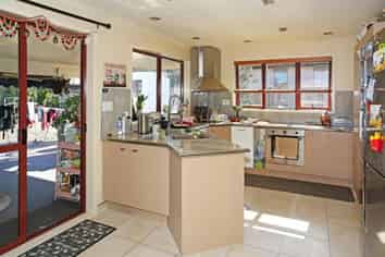 593 Great South Road, Rosehill