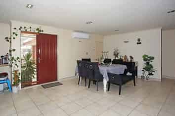 593 Great South Road, Rosehill