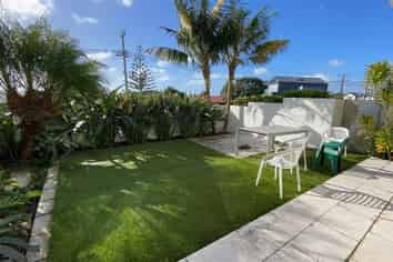 B/2 Beatrice Avenue (flat), Hillcrest