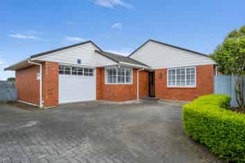 136B Amberley Avenue, Highbury