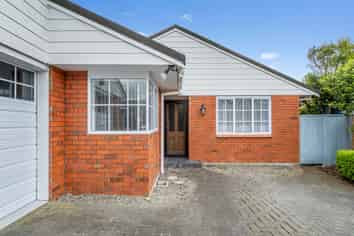 136B Amberley Avenue, Highbury