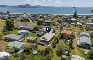 4 Captain Cook Road, Cooks Beach