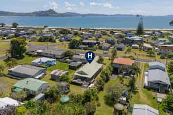 4 Captain Cook Road, Cooks Beach