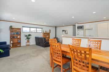 4 Captain Cook Road, Cooks Beach