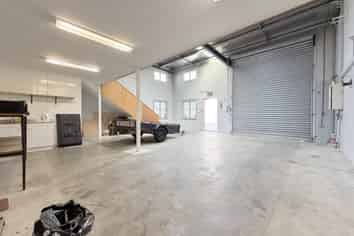 Modern East Tamaki Warehouse | 96m2