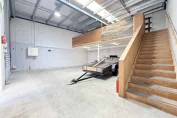 Modern East Tamaki Warehouse | 96m2