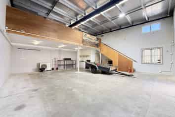 Modern East Tamaki Warehouse | 96m2