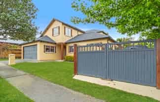 29 La Lena Grove, Fitzherbert