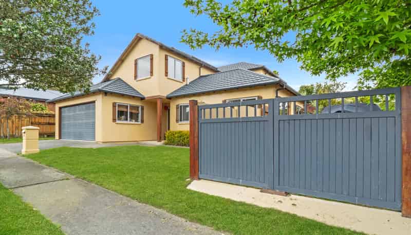 29 La Lena Grove, Fitzherbert