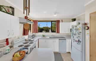 38 Grants Road, Marchwiel