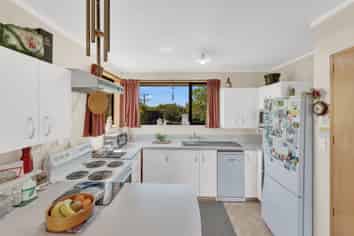 38 Grants Road, Marchwiel