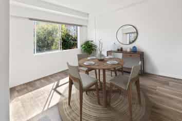 9/81 Lake Road , Belmont