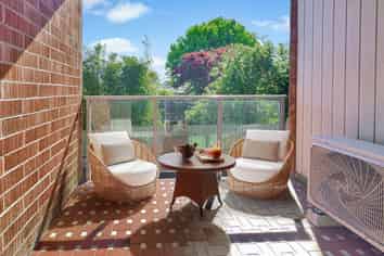 9/81 Lake Road , Belmont