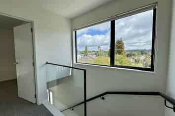 1/36 Fairdale Place, Birkdale