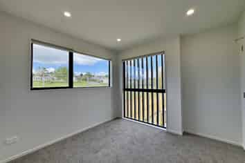 3/36  Fairdale Place, Birkdale