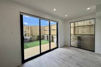 3/36  Fairdale Place, Birkdale