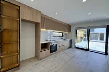 3/36  Fairdale Place, Birkdale