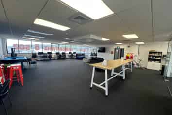 Fantastic Offices with Lift Access!!