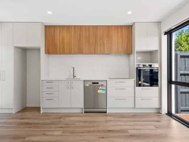 4/33 Russell Street, Linwood