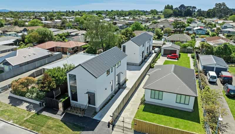 4/33 Russell Street, Linwood