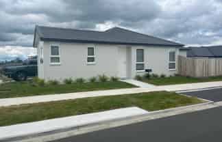 16 Waruhia Crescent, Rototuna North