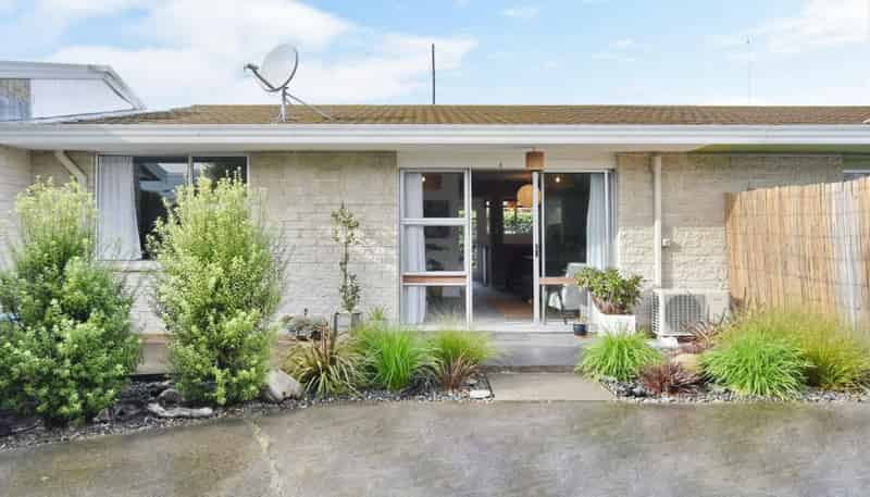 3/100 Huxley Street, Sydenham