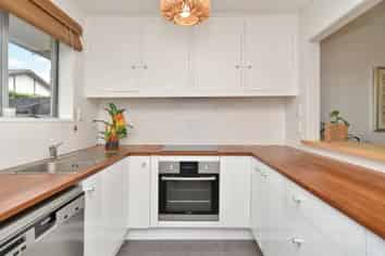 3/100 Huxley Street, Sydenham