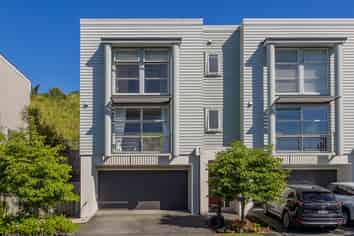 127 Barbarich Drive, Stonefields