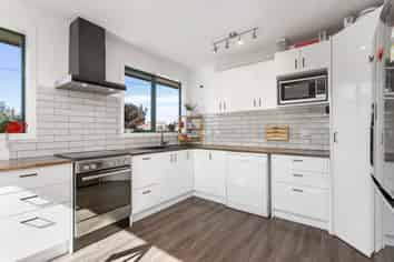 32 O'Briens Road, Sockburn