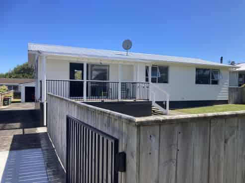 23 High Street East, Waitara