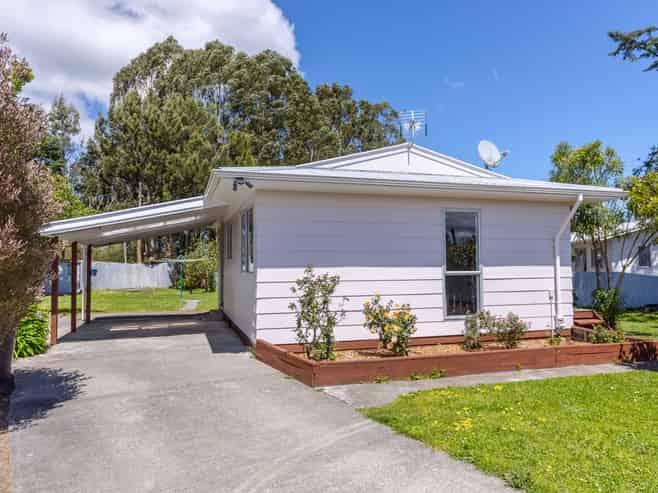 16 River Road, Masterton