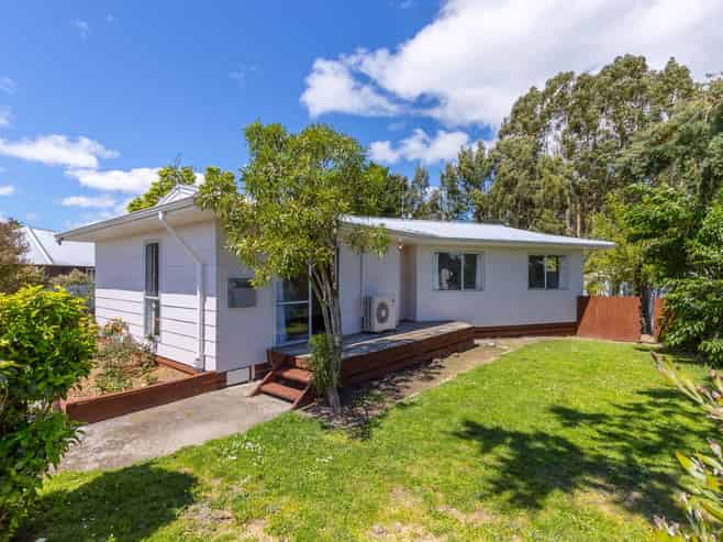 16 River Road, Masterton