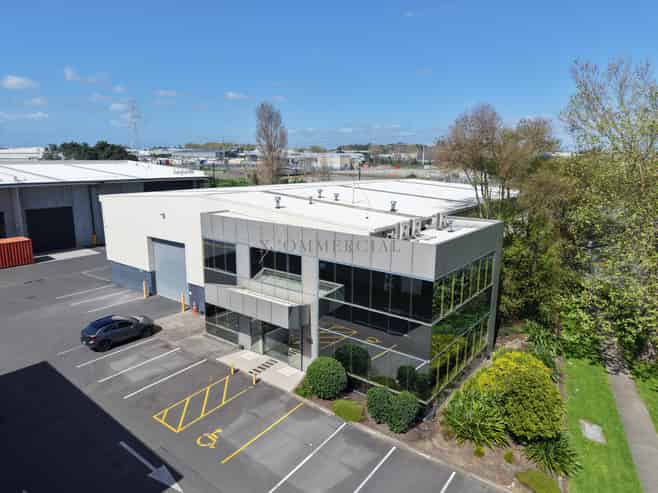 Dual Access Warehouse with Yard - 1079sqm