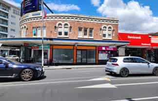 OUTSTANDING BROADWAY APPEAL
