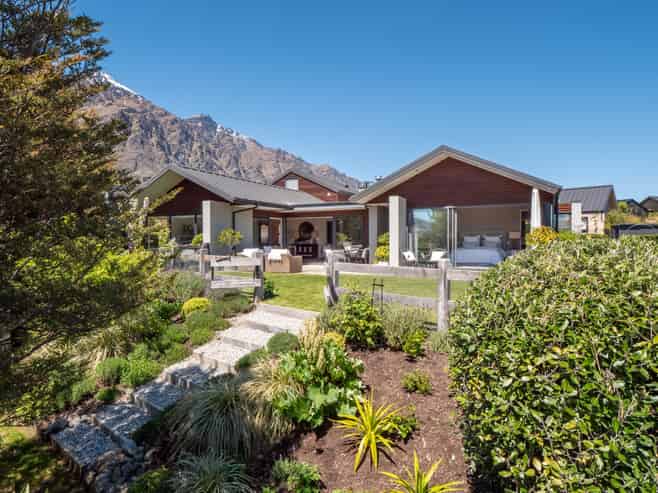 2 Aberdare Court, Jacks Point