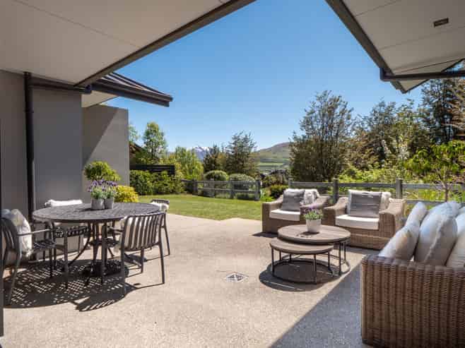 2 Aberdare Court, Jacks Point