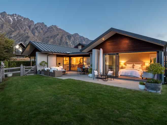 2 Aberdare Court, Jacks Point