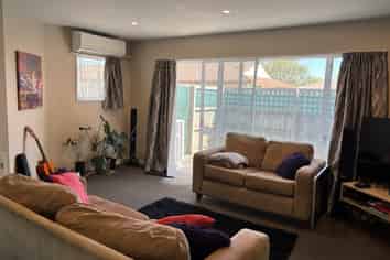 2/145 Clarence Street, Riccarton