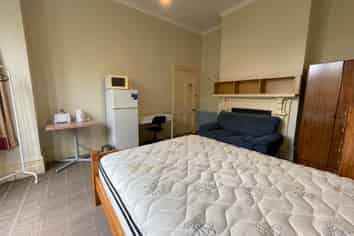 Room 8 / 3 Union Street, North Dunedin