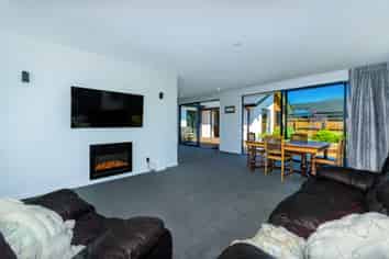 60 Oaks Drive, Lincoln