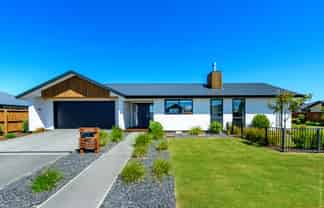 60 Oaks Drive, Lincoln