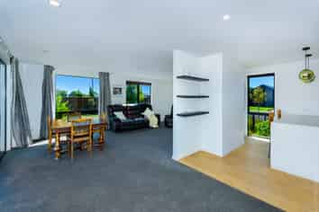 60 Oaks Drive, Lincoln