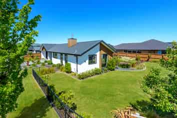 60 Oaks Drive, Lincoln