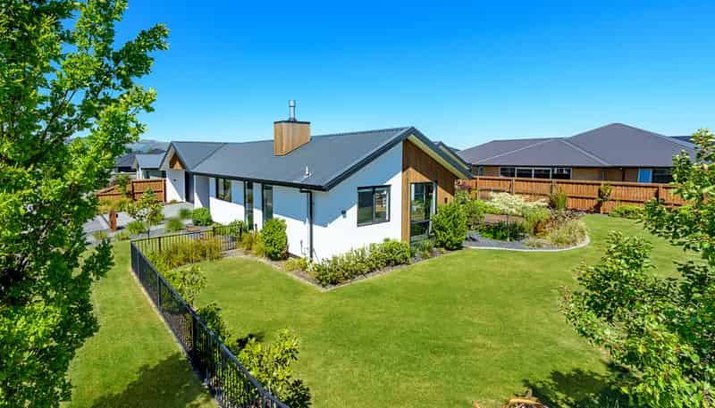 60 Oaks Drive, Lincoln