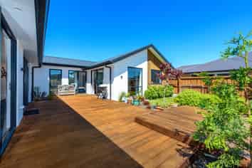 60 Oaks Drive, Lincoln