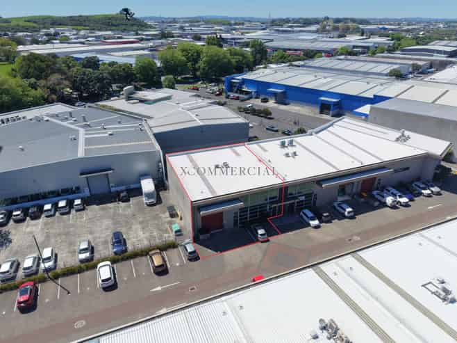 A-Grade Corporate Penrose Unit - Available Now