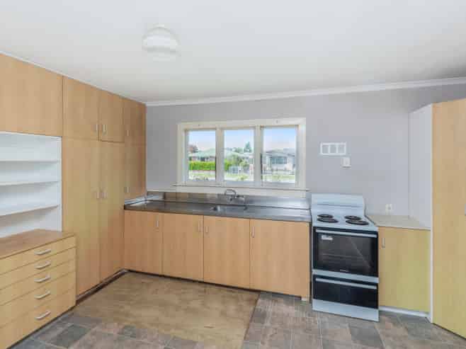 63 Coopers Road, Dallington