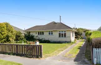 63 Coopers Road, Dallington